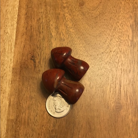 New! Carved agate mushrooms!  Great Christmas stocking stuffer! - Picture 3 of 4